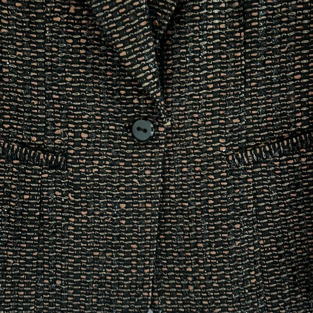 Petite Dana Bachman Black/Brown Metallic Tweed Suit Size: 4 Petite MSRP: $300 - Picture 8 of 10